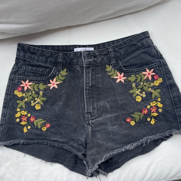 Black jeans shorts from Mango size 6 - Picture 6 of 6